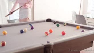 Ai thua bi-a sẽ bị địt - Hongkong Doll