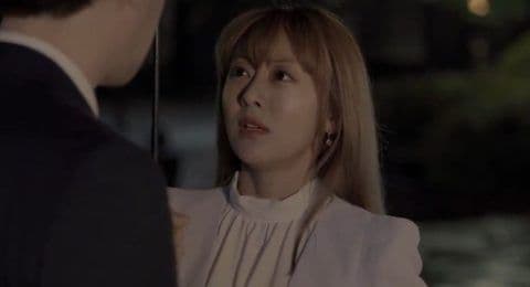 Nữ nhân viên văn phòng quyến rũ anh đồng nghiệp sau giờ tăng ca